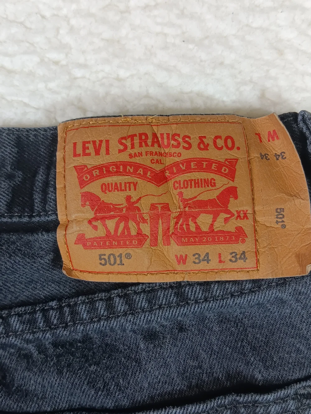 Levis 501 Jeans Mens 34x34 (33x32) Black Denim Straight Leg Button Fly Cowboy